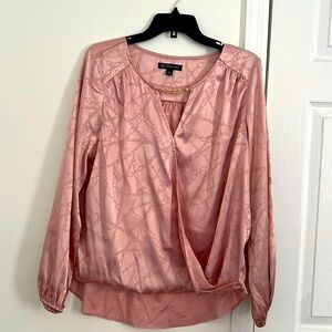 Inc polyester, silky feel! Never worn, excellent condition.